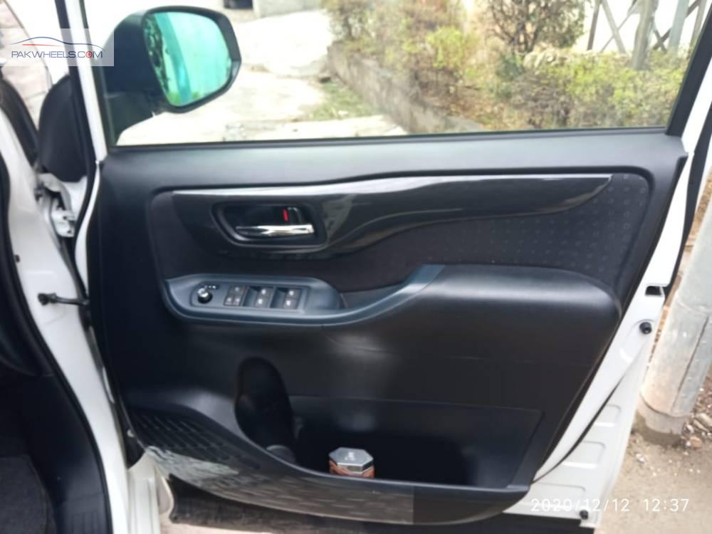ٹویوٹا ووکسی 2015 for Sale in اسلام آباد ٹویوٹا ووکسی 2015 for Sale in اسلام آباد Image-16