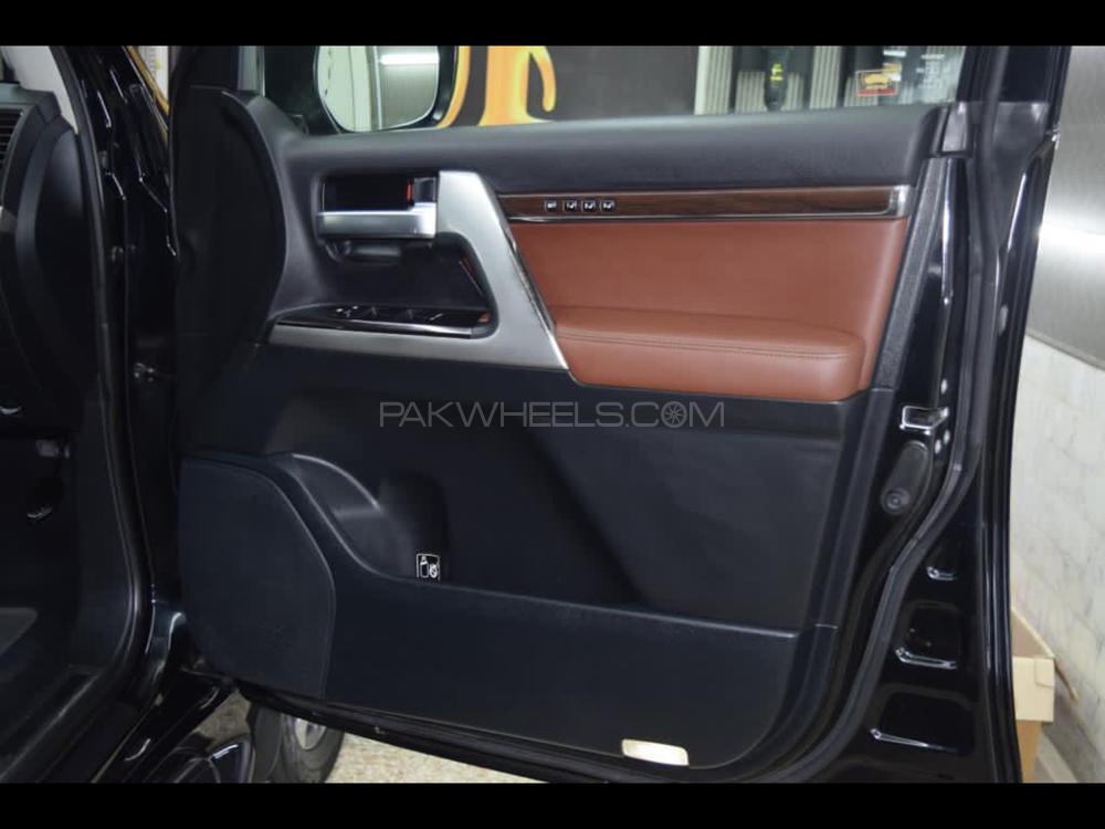 Toyota Land Cruiser 2016 for Sale in Islamabad Toyota Land Cruiser 2016 for Sale in Islamabad Image-15