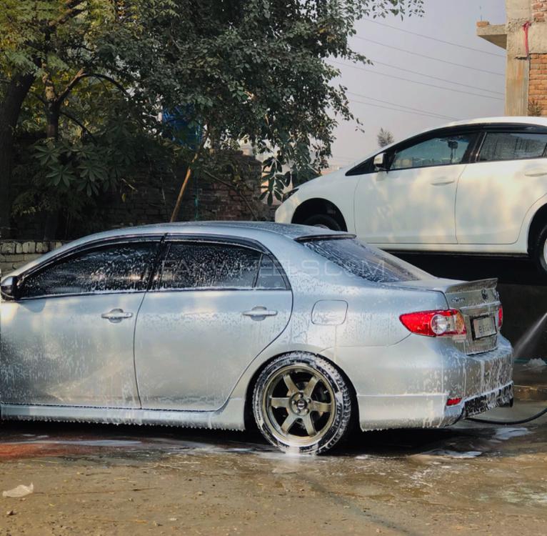 Toyota Corolla - 2011  Toyota Corolla - 2011  Image-2