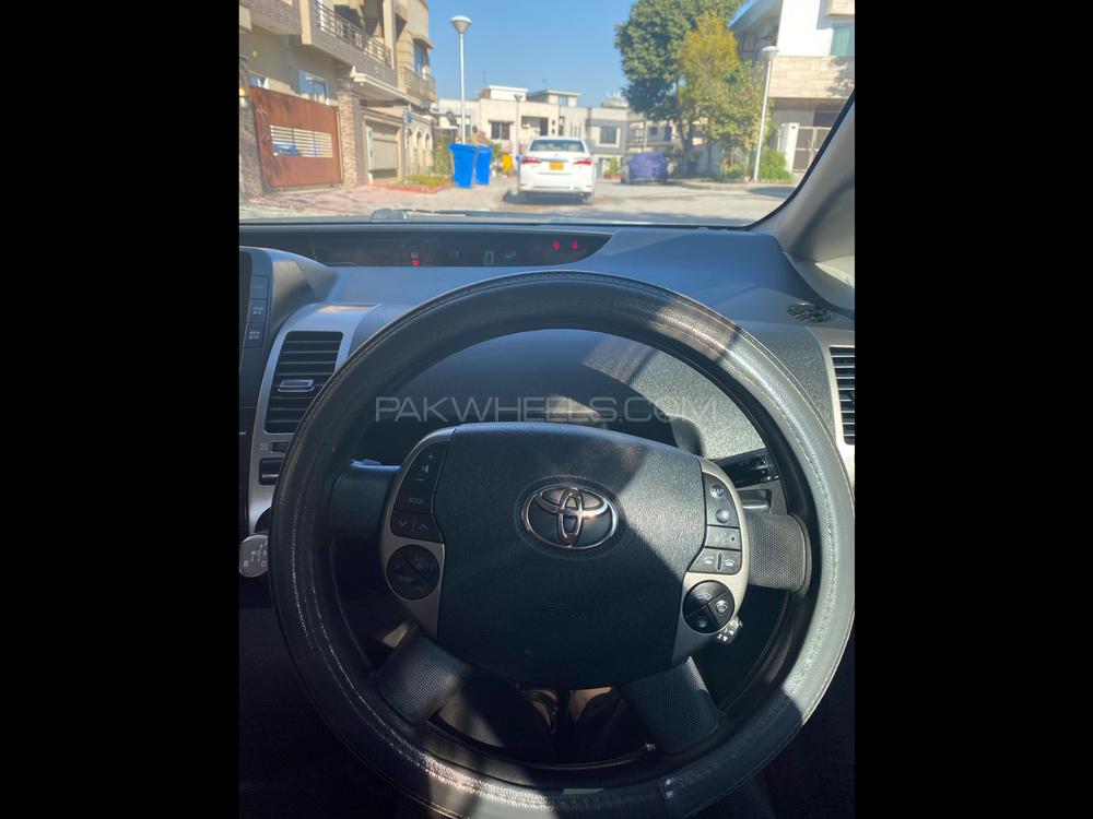 Toyota Prius 2011 for Sale in Islamabad Toyota Prius 2011 for Sale in Islamabad Image-6