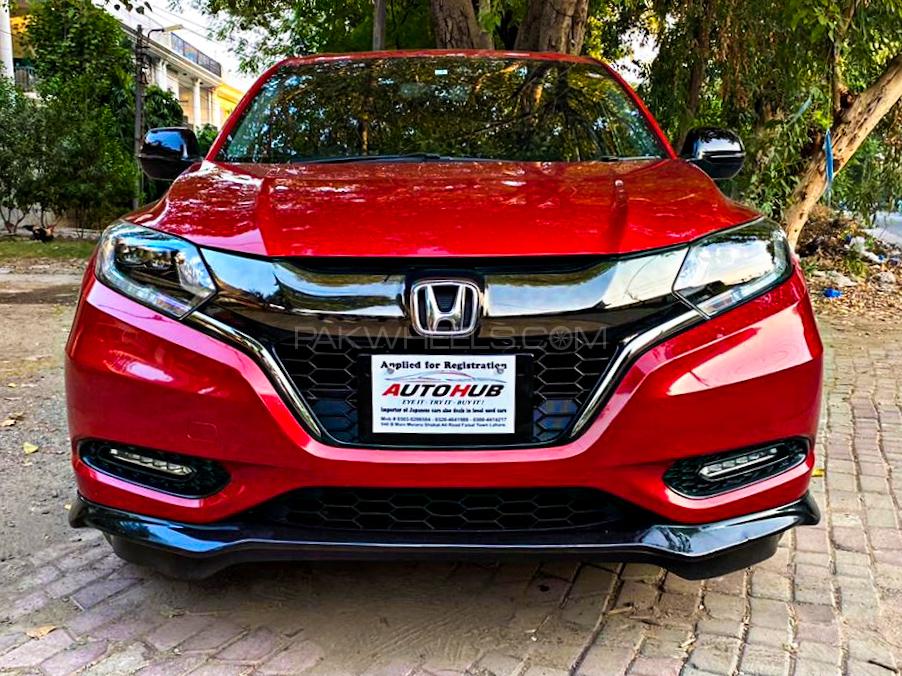 Honda Vezel Hybrid Rs Honda Sensing 17 For Sale In Lahore Pakwheels