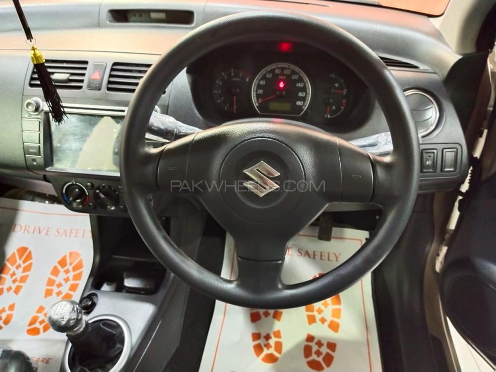 Suzuki Swift 2018 for Sale in Karachi Suzuki Swift 2018 for Sale in Karachi Image-12