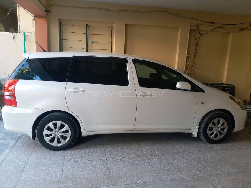 Toyota Wish 2004 for Sale in Attock Toyota Wish 2004 for Sale in Attock Image-5