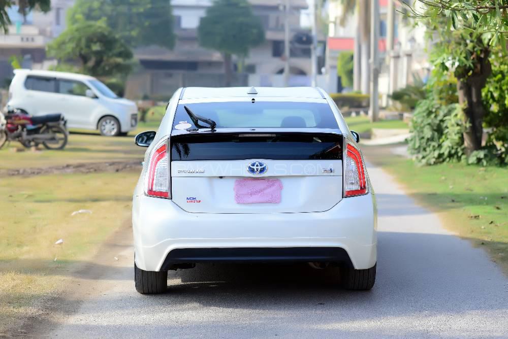 Toyota Prius 2013 for Sale in Sialkot Toyota Prius 2013 for Sale in Sialkot Image-7
