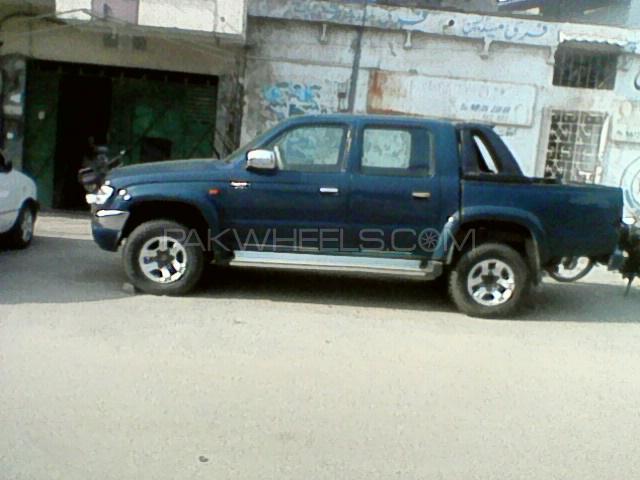 Toyota Hilux 2003 for Sale in Karachi Image-1