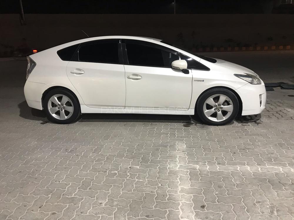 Toyota Prius 2010 for Sale in Peshawar Image-1