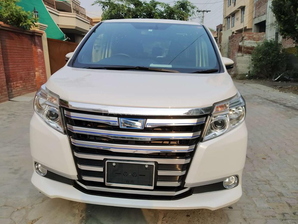 Toyota Noah 2015 for Sale in Lahore Image-1