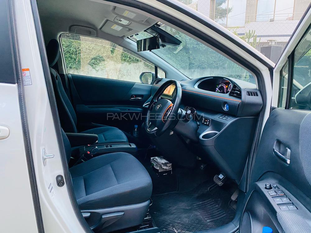 Toyota Sienta 2017 for Sale in Lahore Toyota Sienta 2017 for Sale in Lahore Image-6