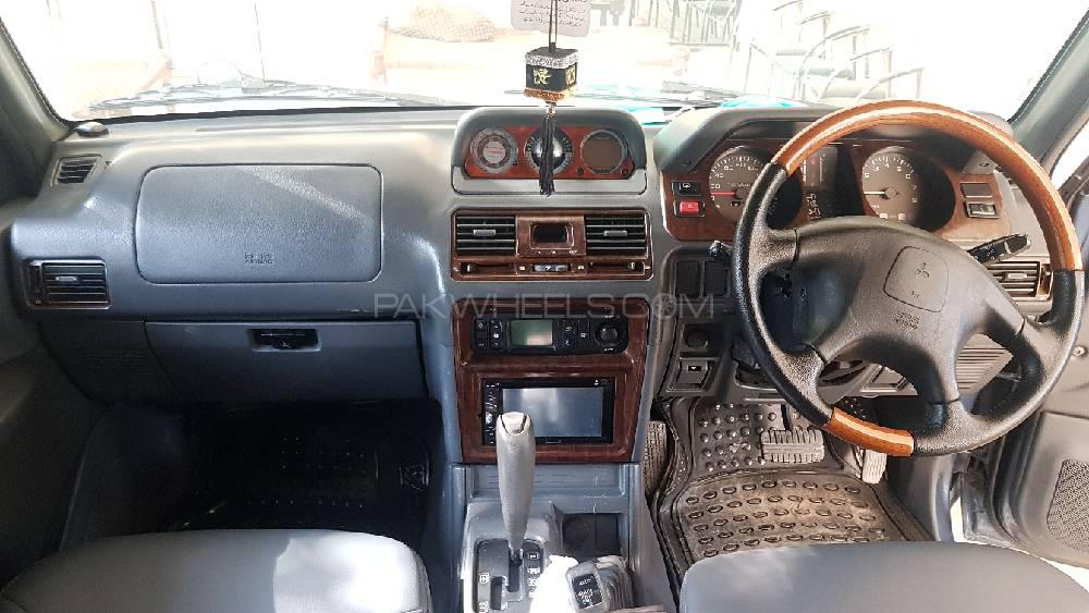 Mitsubishi Pajero 2002 for Sale in Multan Mitsubishi Pajero 2002 for Sale in Multan Image-6