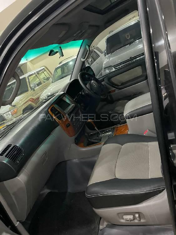 Toyota Land Cruiser 2005 for Sale in Quetta Toyota Land Cruiser 2005 for Sale in Quetta Image-3