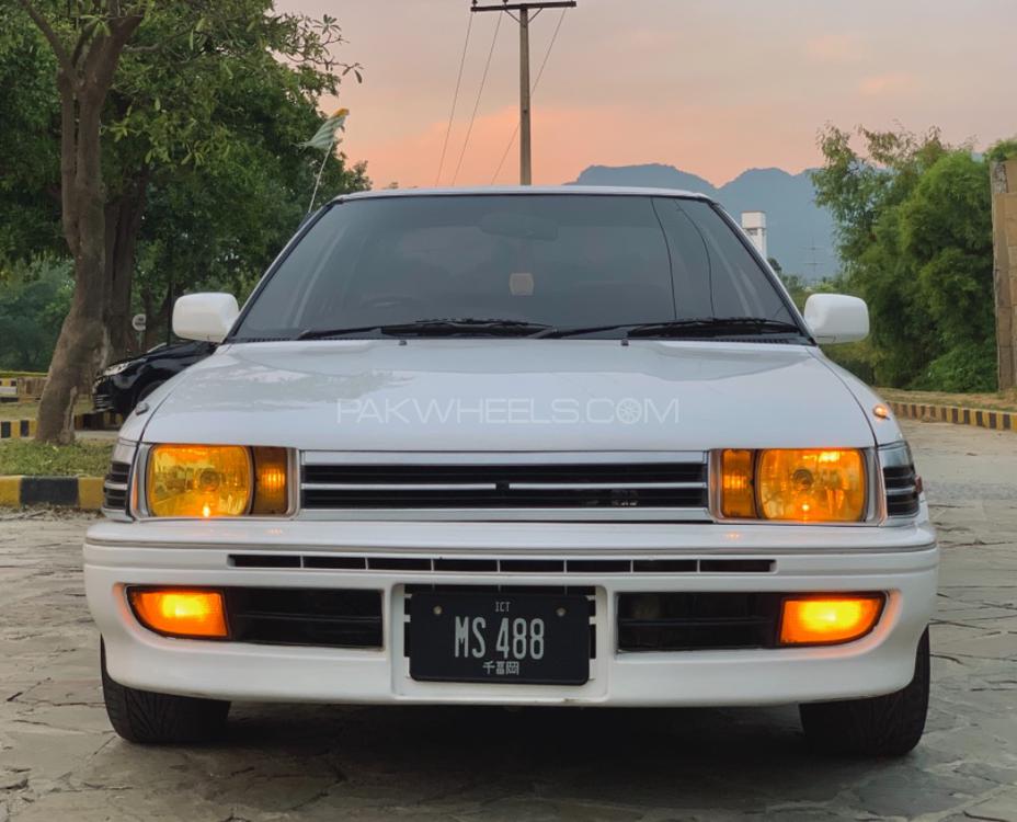 Toyota Corolla - 1988  Image-1