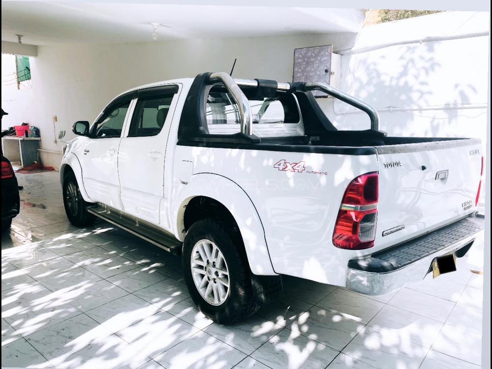Toyota Hilux 2016 for Sale in Karachi Toyota Hilux 2016 for Sale in Karachi Image-3