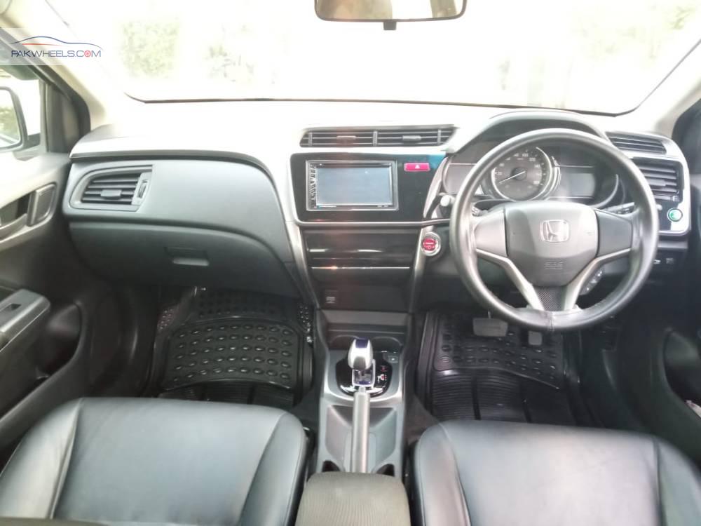 Honda Grace Hybrid 2015 for Sale in Islamabad Honda Grace Hybrid 2015 for Sale in Islamabad Image-9