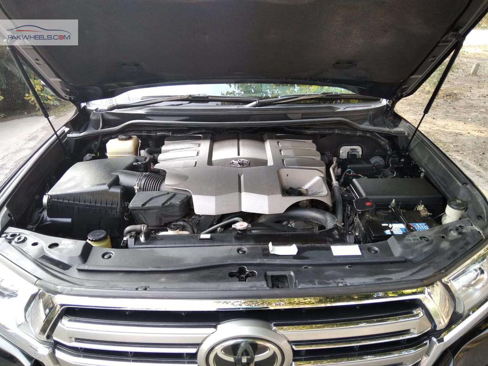 Toyota Land Cruiser 2016 for Sale in Lahore Toyota Land Cruiser 2016 for Sale in Lahore Image-16