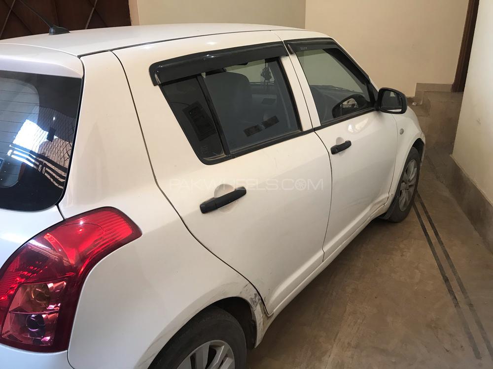 Suzuki Swift 2012 for Sale in Multan Suzuki Swift 2012 for Sale in Multan Image-4