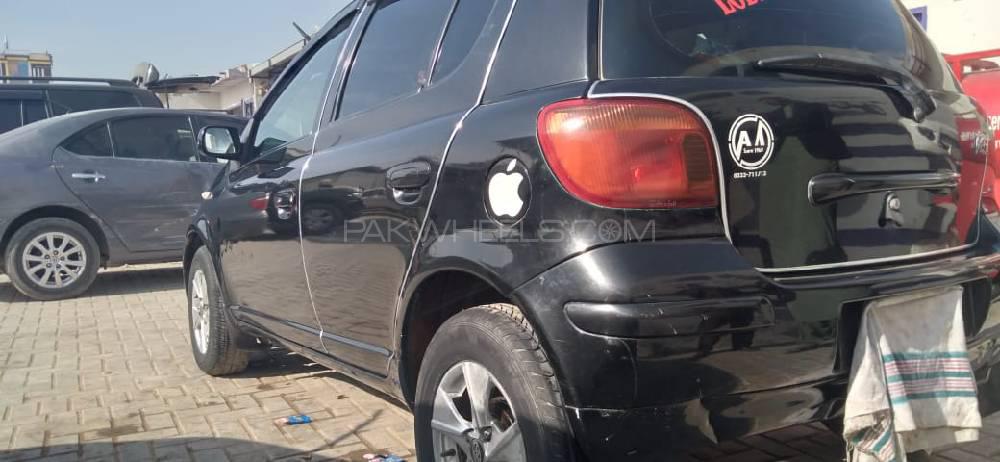 Toyota Vitz 2002 for Sale in Quetta Image-1