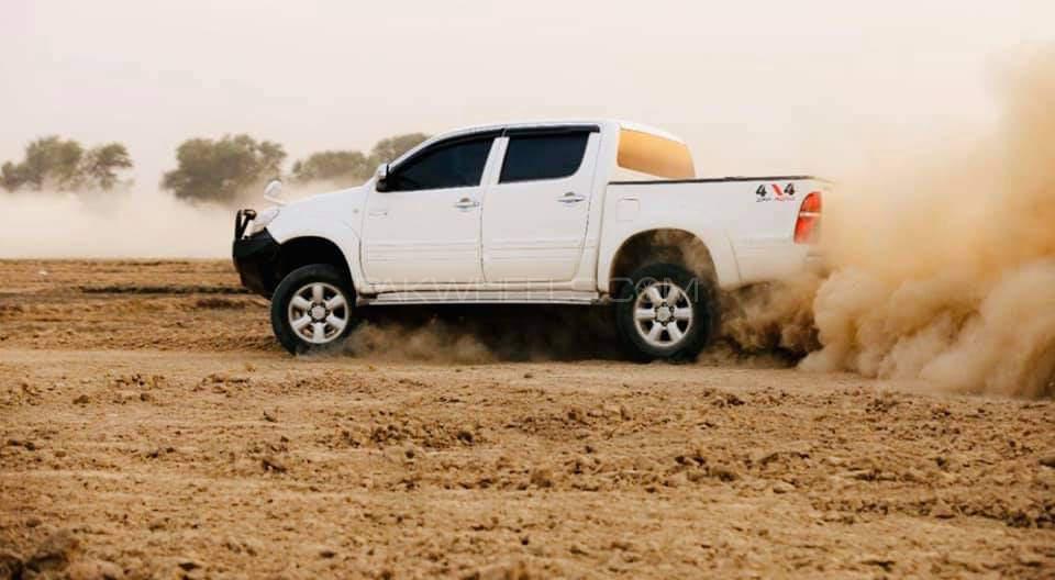 Toyota Hilux 2007 for Sale in Bahawalpur Toyota Hilux 2007 for Sale in Bahawalpur Image-5