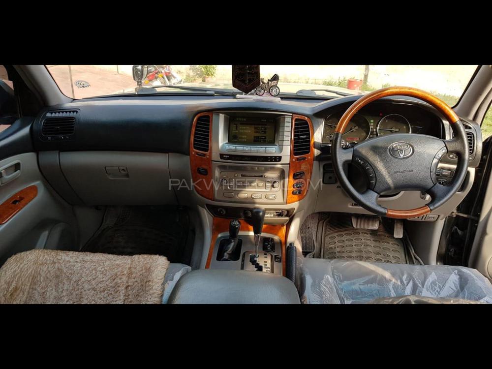 Toyota Land Cruiser 2005 for Sale in Lahore Toyota Land Cruiser 2005 for Sale in Lahore Image-9