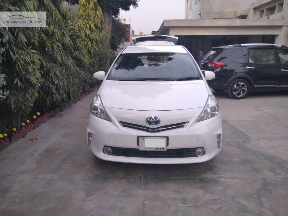Toyota Prius Alpha 2013 for Sale in Islamabad Toyota Prius Alpha 2013 for Sale in Islamabad Image-2