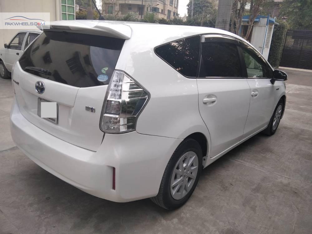 Toyota Prius Alpha 2013 for Sale in Islamabad Toyota Prius Alpha 2013 for Sale in Islamabad Image-5