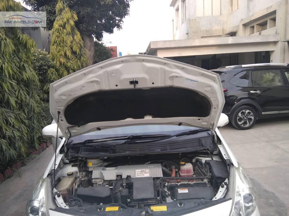 Toyota Prius Alpha 2013 for Sale in Islamabad Toyota Prius Alpha 2013 for Sale in Islamabad Image-6
