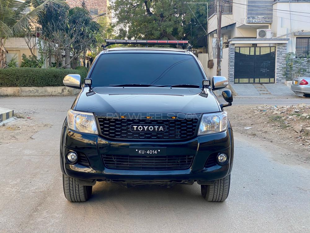 ٹویوٹا ہائیلکس 2016 for Sale in کراچی ٹویوٹا ہائیلکس 2016 for Sale in کراچی Image-3