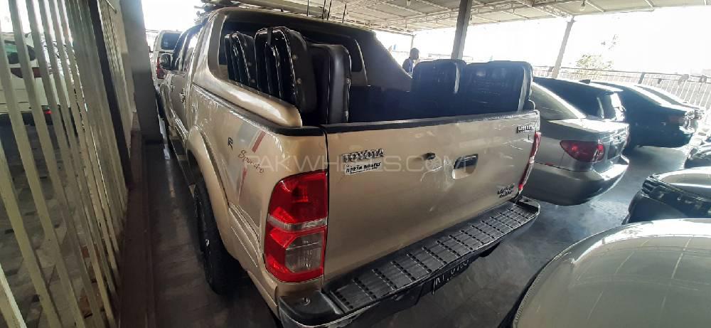 Toyota Hilux 2013 for Sale in Peshawar Toyota Hilux 2013 for Sale in Peshawar Image-8