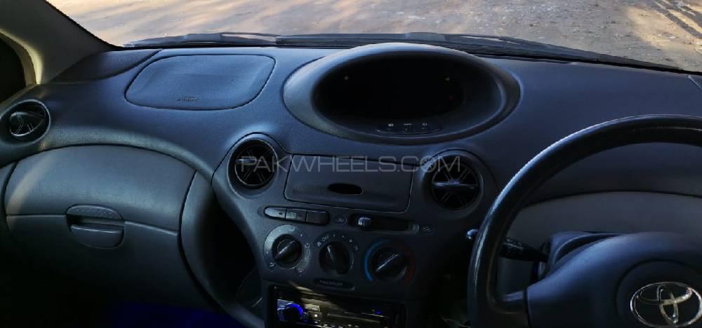 Toyota Vitz 2002 for Sale in Bannu Image-1