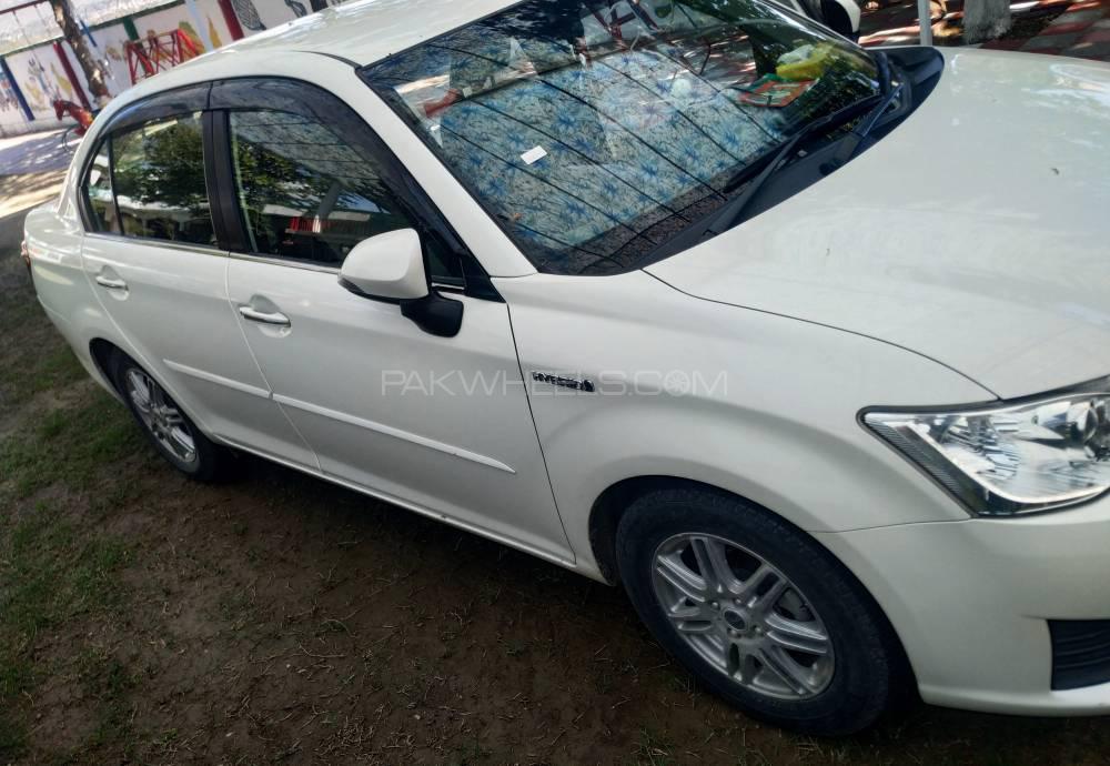 Toyota Corolla Axio 2015 for Sale in Abbottabad Image-1