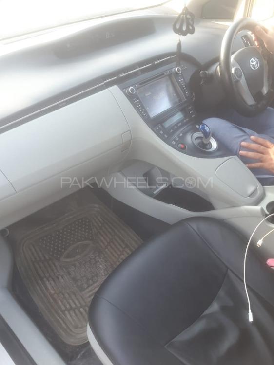 Toyota Prius 2010 for Sale in Mardan Toyota Prius 2010 for Sale in Mardan Image-8