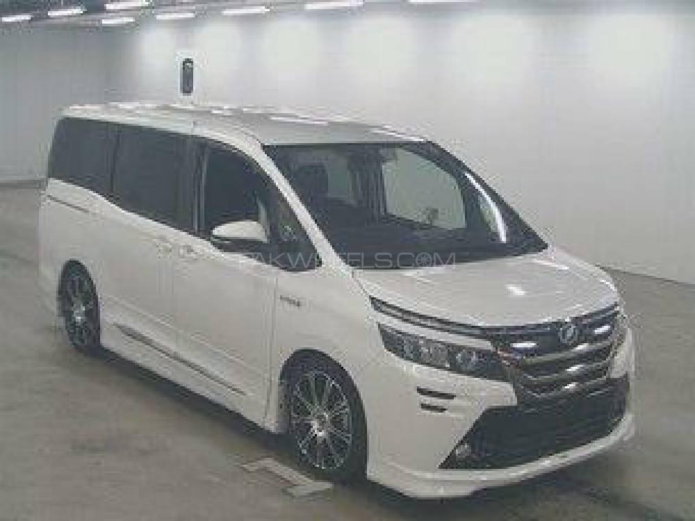 Toyota Voxy 2014 for Sale in Peshawar Image-1