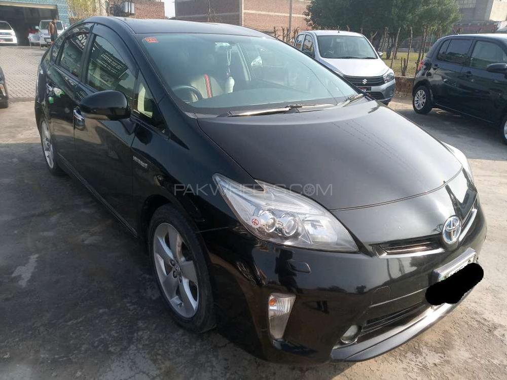 Toyota Prius 2012 for Sale in Gujranwala Toyota Prius 2012 for Sale in Gujranwala Image-3
