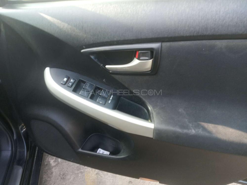 Toyota Prius 2012 for Sale in Gujranwala Toyota Prius 2012 for Sale in Gujranwala Image-8