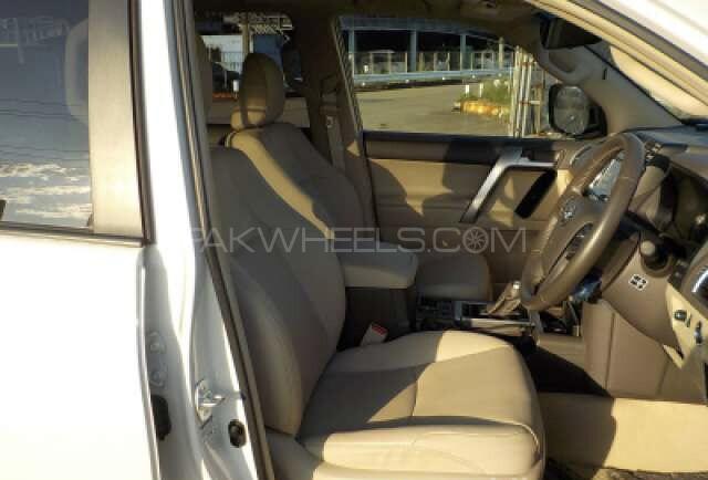 Toyota Prado 2017 for Sale in Lahore Toyota Prado 2017 for Sale in Lahore Image-9