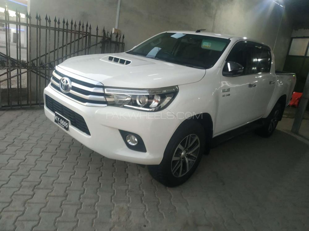 Toyota Hilux 2017 for Sale in Peshawar Image-1