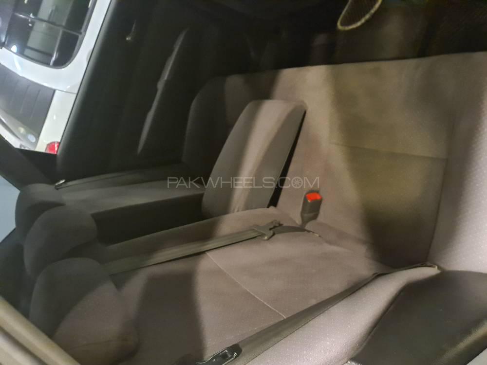 Toyota Prius 2010 for Sale in Rawalpindi Toyota Prius 2010 for Sale in Rawalpindi Image-10