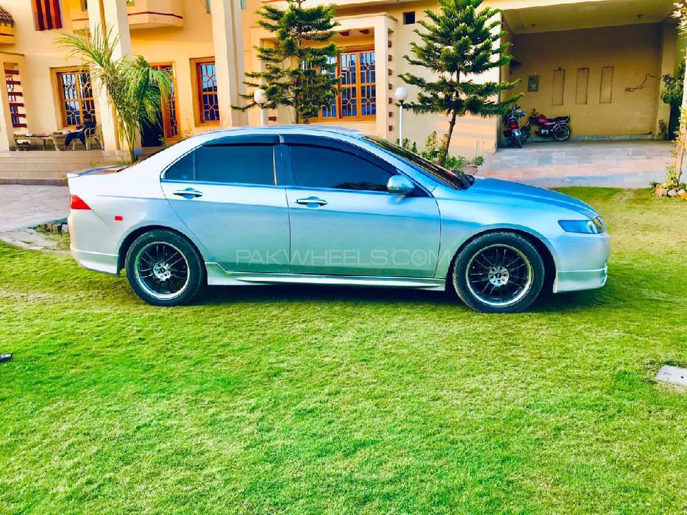Honda Accord 2004 for Sale in Peshawar Image-1