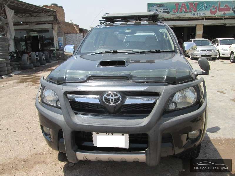 Toyota Hilux 2006 for Sale in Peshawar Image-1