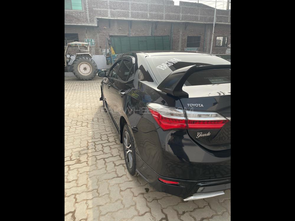 Toyota Corolla 2018 for Sale in Gujranwala Toyota Corolla 2018 for Sale in Gujranwala Image-6