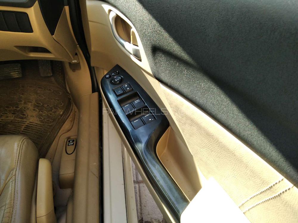 Honda Civic 2014 for Sale in Hyderabad Honda Civic 2014 for Sale in Hyderabad Image-5