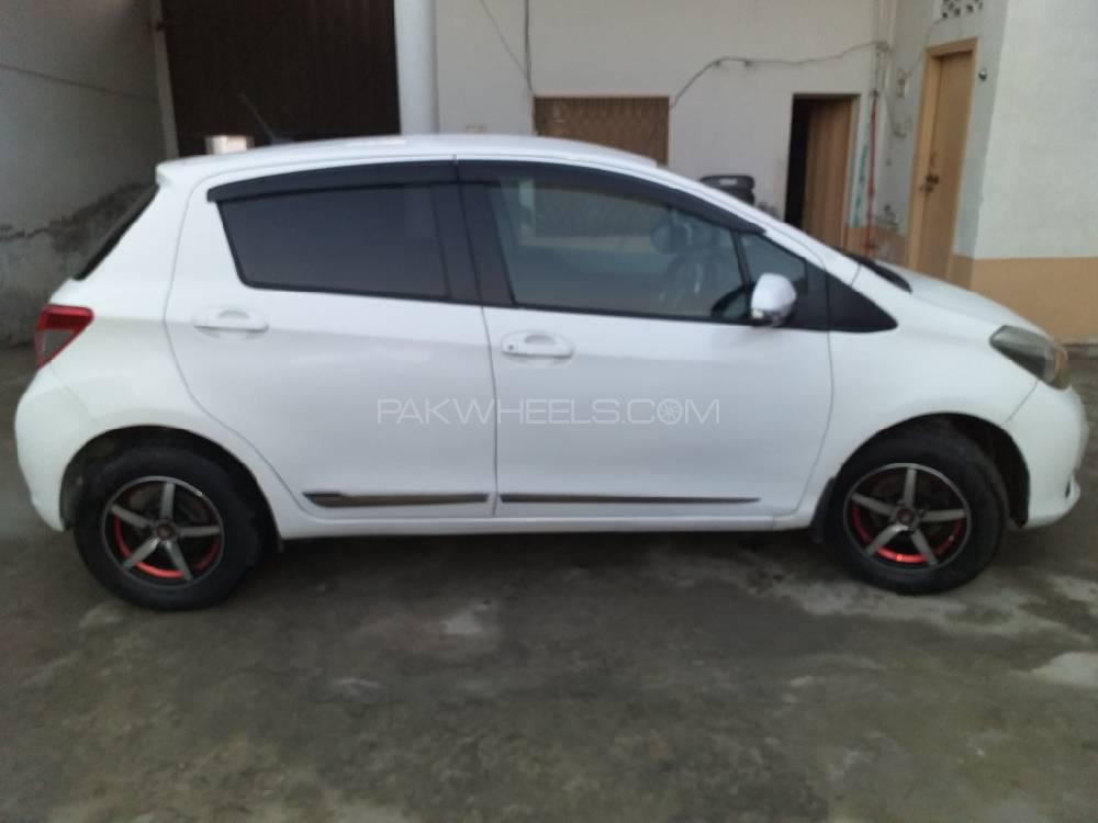 Toyota Vitz 2011 for Sale in Mardan Toyota Vitz 2011 for Sale in Mardan Image-3