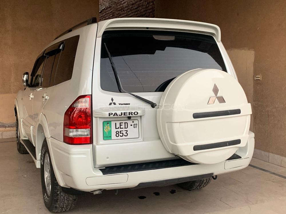 Mitsubishi Pajero 2005 for Sale in Multan Image-1