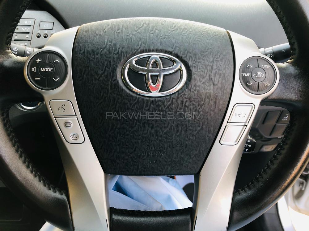 Toyota Prius 2015 for Sale in Karachi Toyota Prius 2015 for Sale in Karachi Image-7