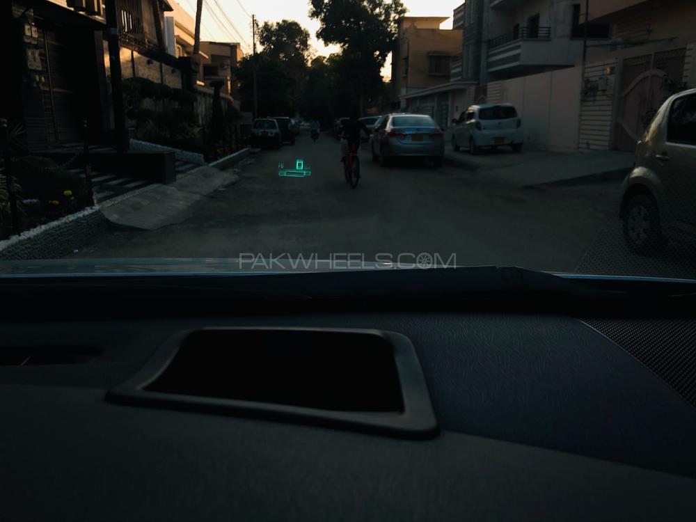 Toyota Prius 2015 for Sale in Karachi Toyota Prius 2015 for Sale in Karachi Image-8