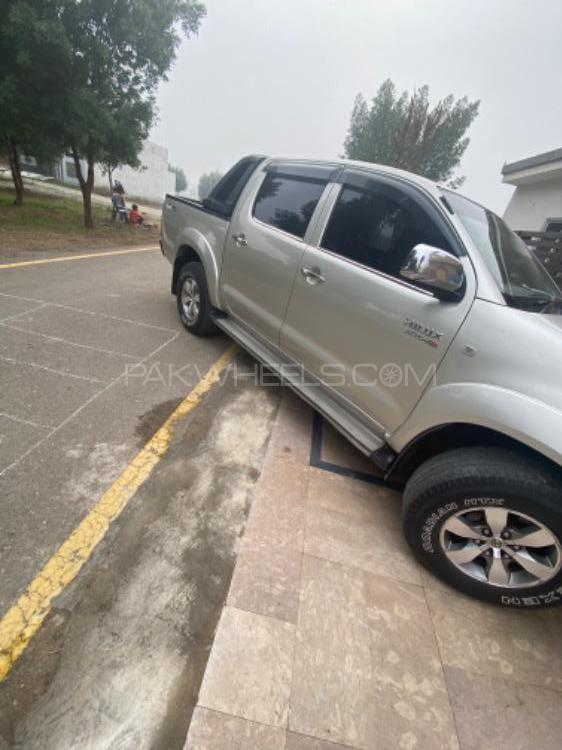 Toyota Hilux 2005 for Sale in Lahore Toyota Hilux 2005 for Sale in Lahore Image-6