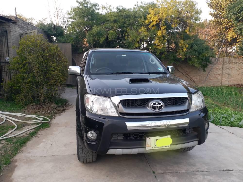 Toyota Hilux 2011 for Sale in Nowshera Image-1