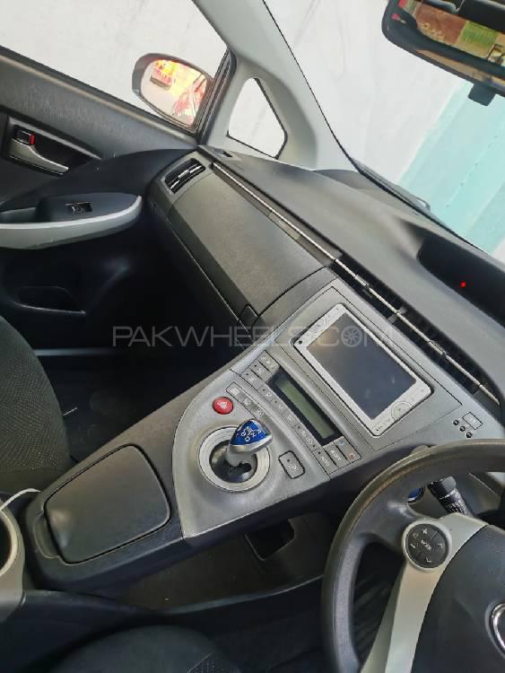 Toyota Prius 2013 for Sale in Peshawar Toyota Prius 2013 for Sale in Peshawar Image-7