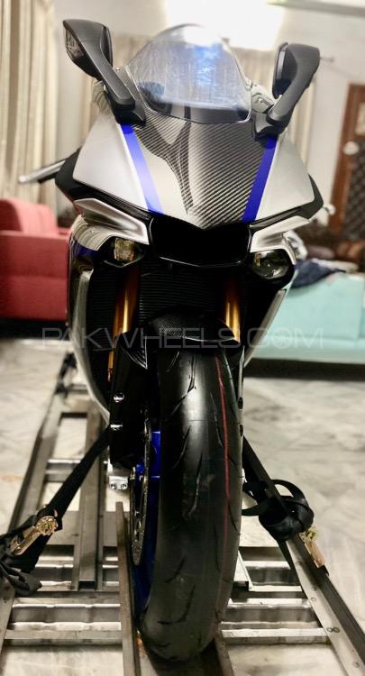 Used Yamaha Yzf R1 17 Bike For Sale In Multan Pakwheels