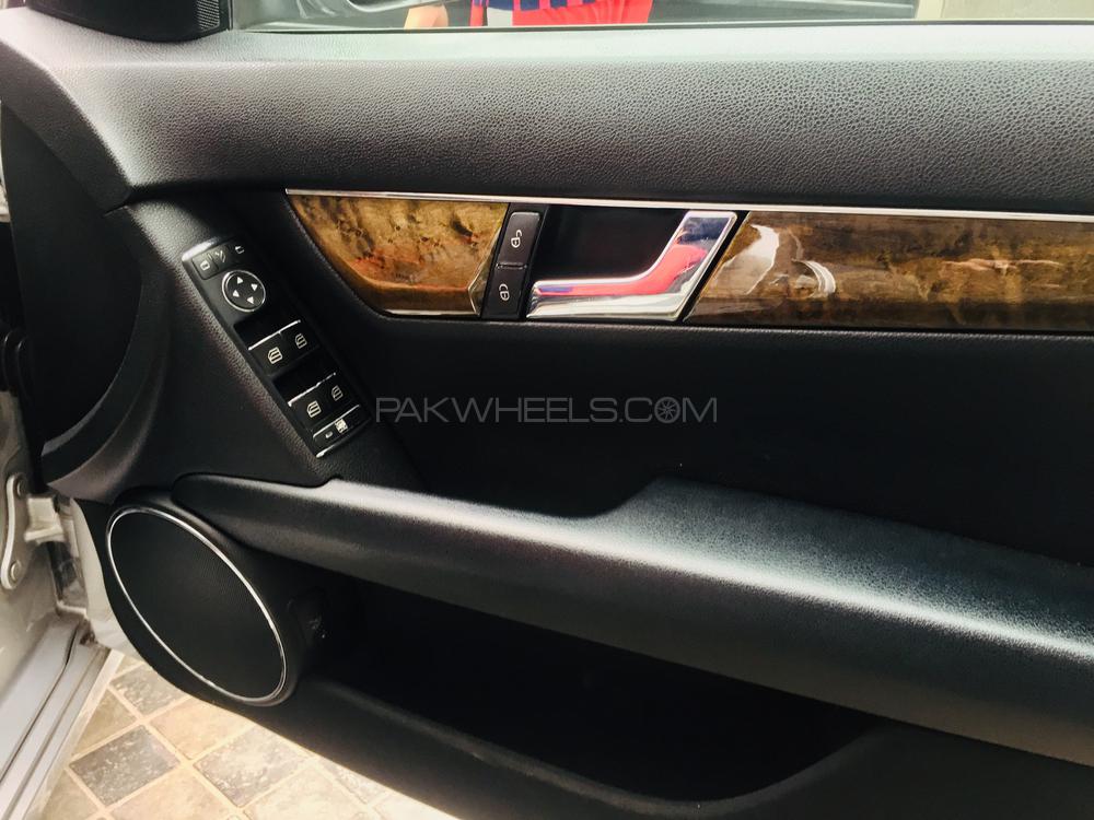 مرسڈیز بینز سی کلاس 2007 for Sale in لاہور مرسڈیز بینز سی کلاس 2007 for Sale in لاہور Image-17