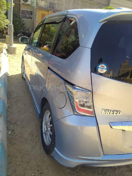 Honda Freed 2011 for Sale in Karachi Image-1